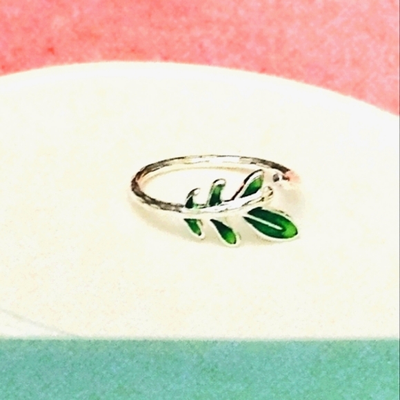 Green Leaves Vine Ring NEW - Picture 11 of 16